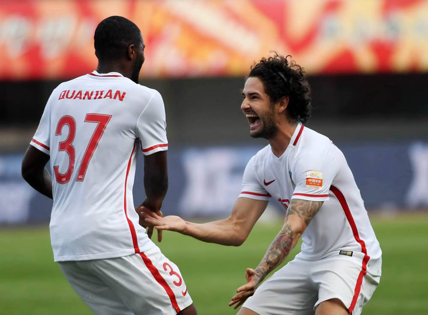 南宫28-赛地聚焦：亚冠关键战热度飙升；摩纳哥防线松动；引发热议；赛季目标并未改变的简单介绍