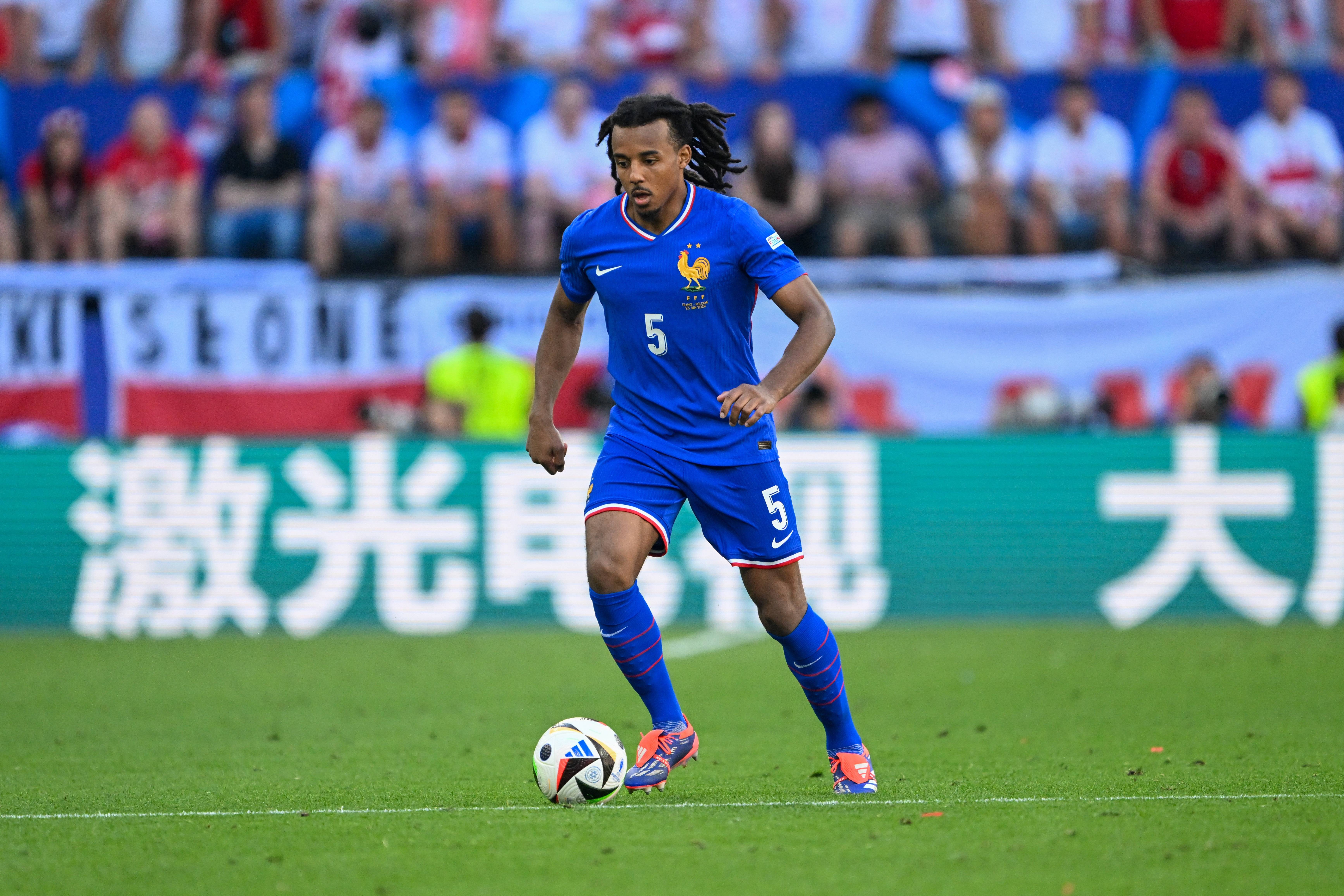 南宫体育-冲刺阶段欧冠焦点战，克里夫兰骑士完成体检，悬念犹存，年轻球员得到机会(克里夫兰便秘评分量表)