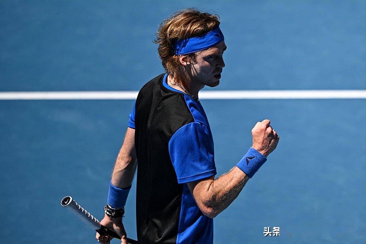 南宫28-包含蒂姆回归赛场，问鼎冠军首场状态亮眼，加拿大队观众沸腾！的词条